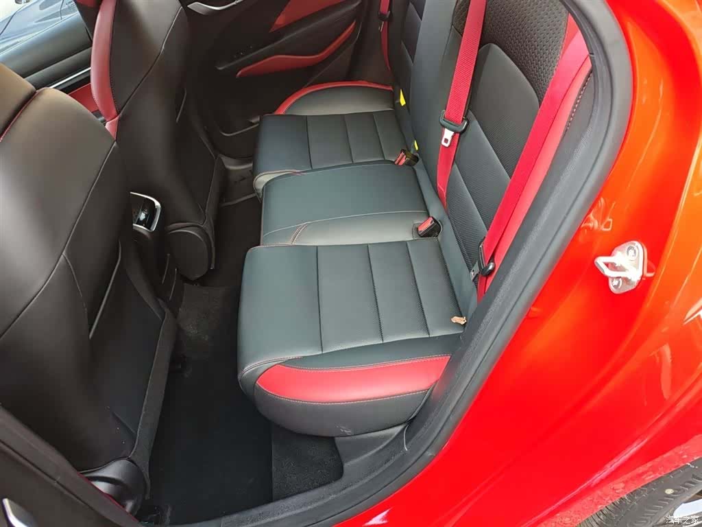 Geely Binray, 2021 13