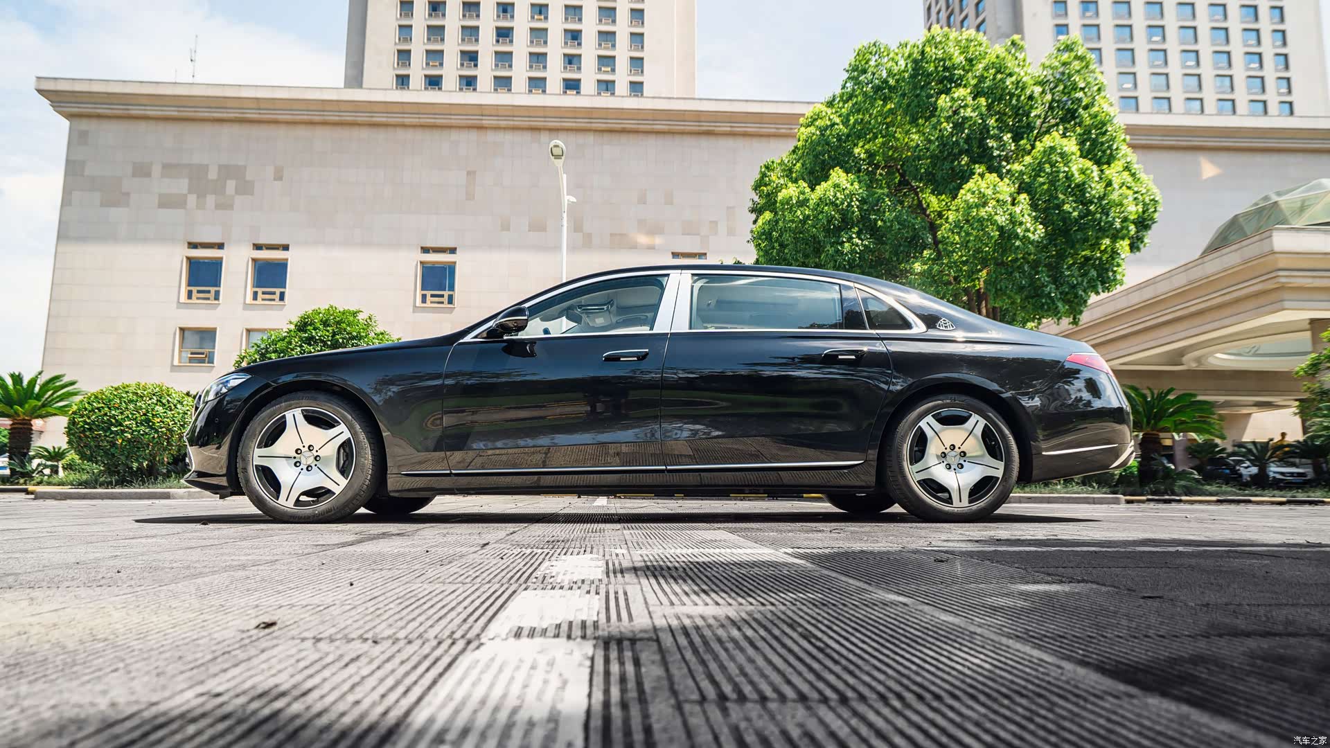 Maybach S-Class, 2024 3