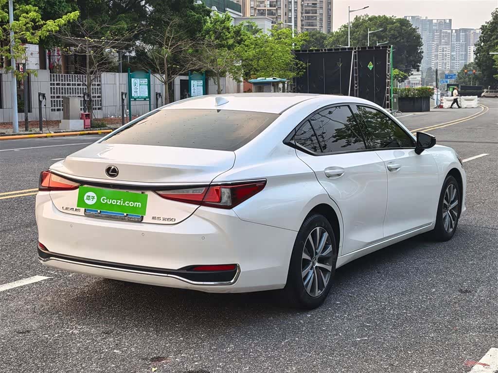 Lexus ES, 2021 23