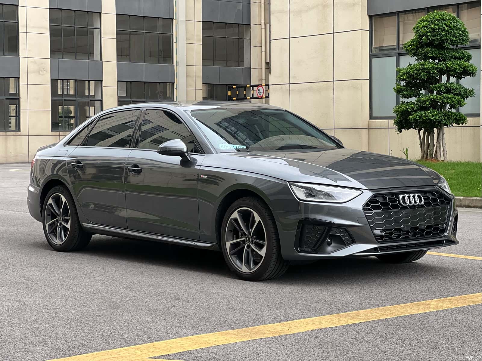 Audi A4L, 2024 3