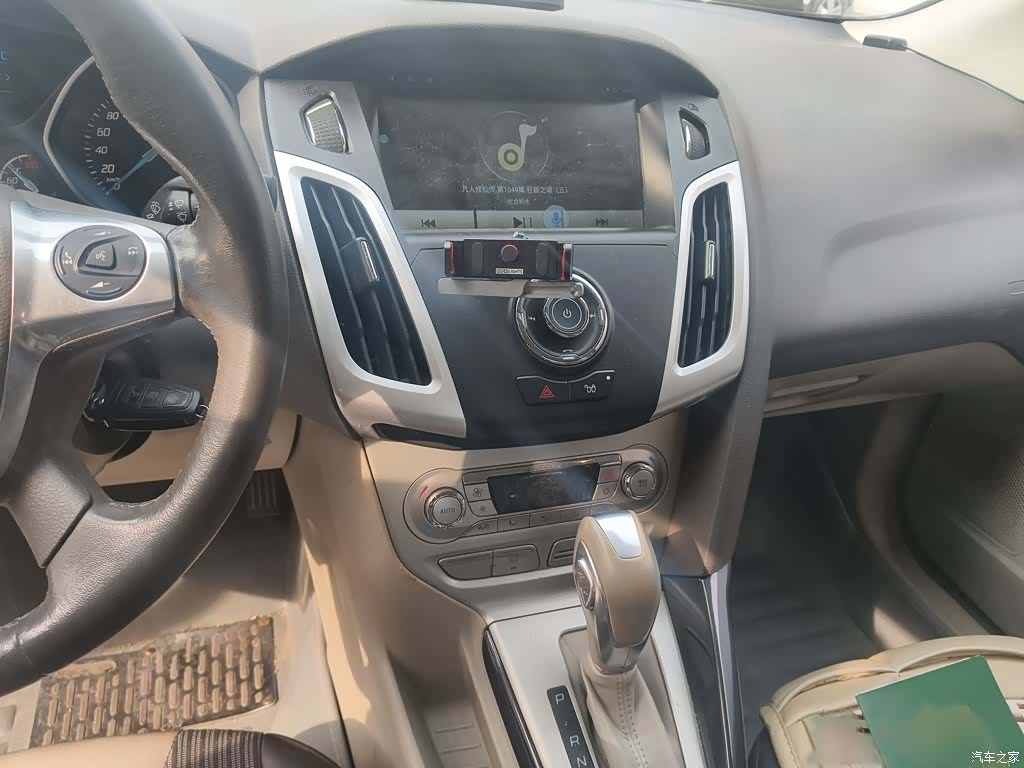 Ford Focus, 2014 6