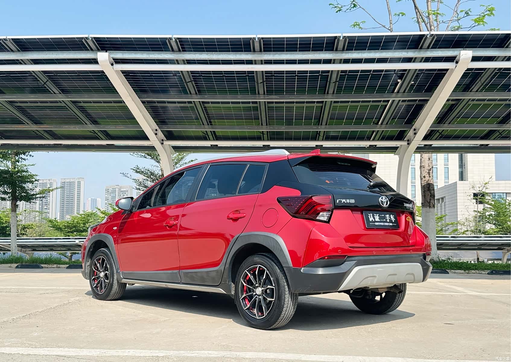 Toyota YARiS L, 2020 все фото