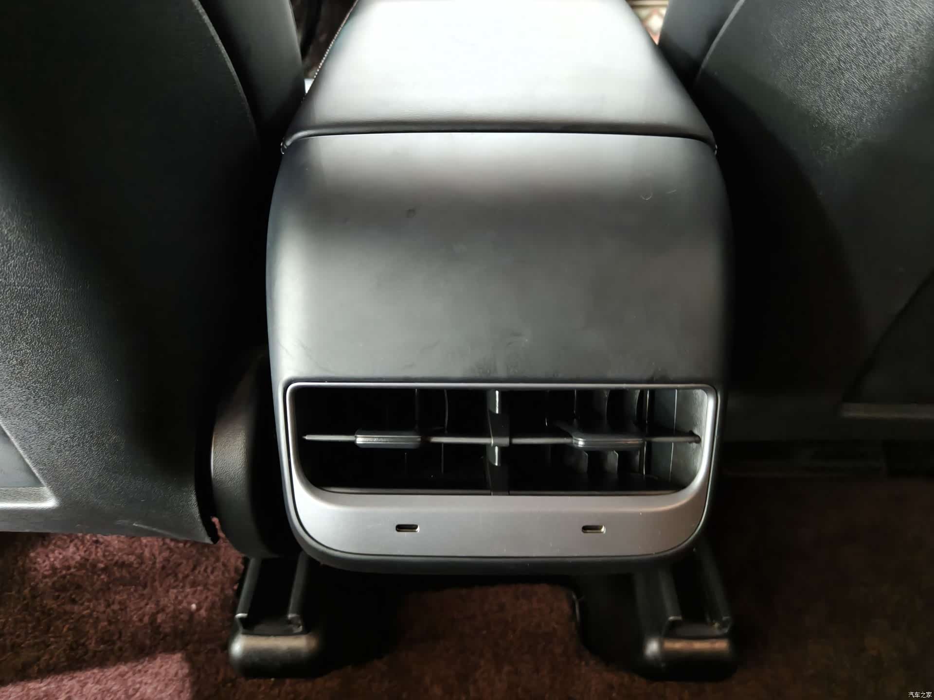 Tesla Model Y, 2022 17