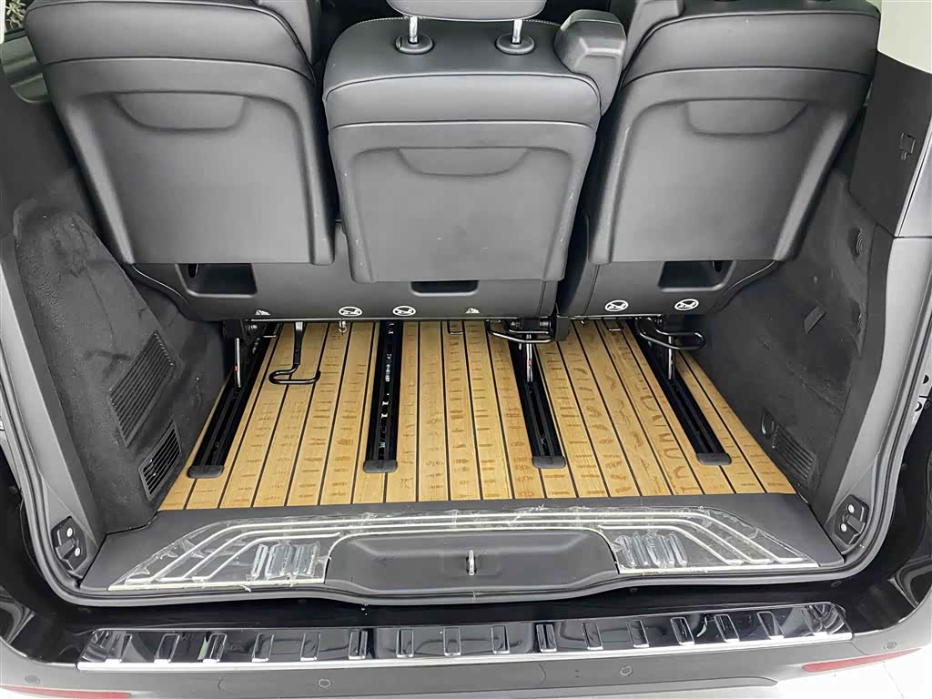 Mercedes-Benz V-Class, 2024 35