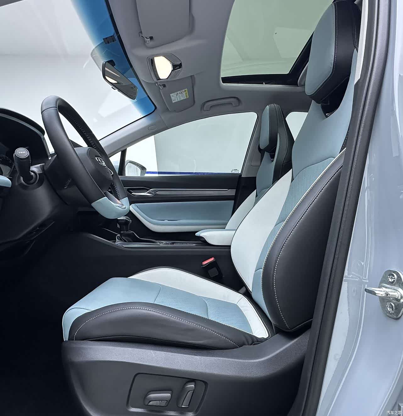 Geely Emgrand, 2023 7