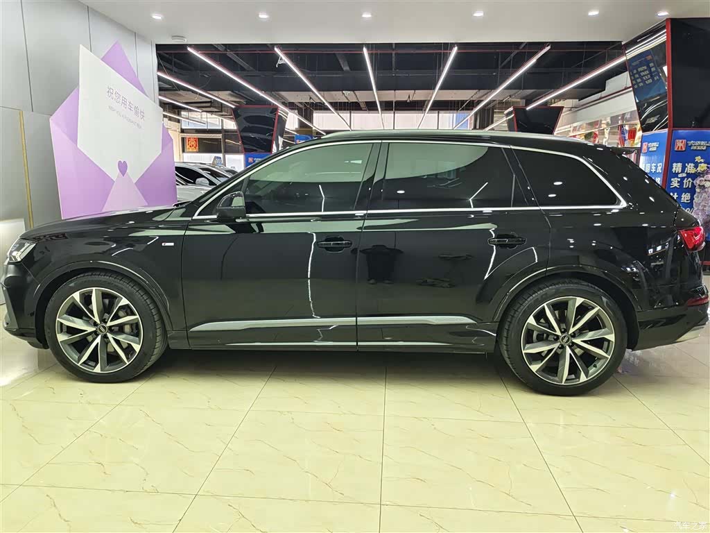 Audi Q7, 2022 8