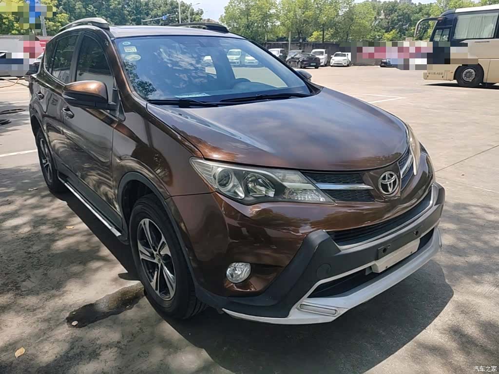 Toyota RAV4, 2015 4