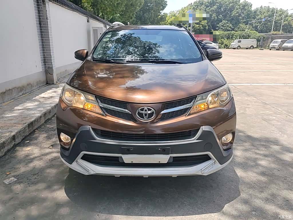 Toyota RAV4, 2015 3