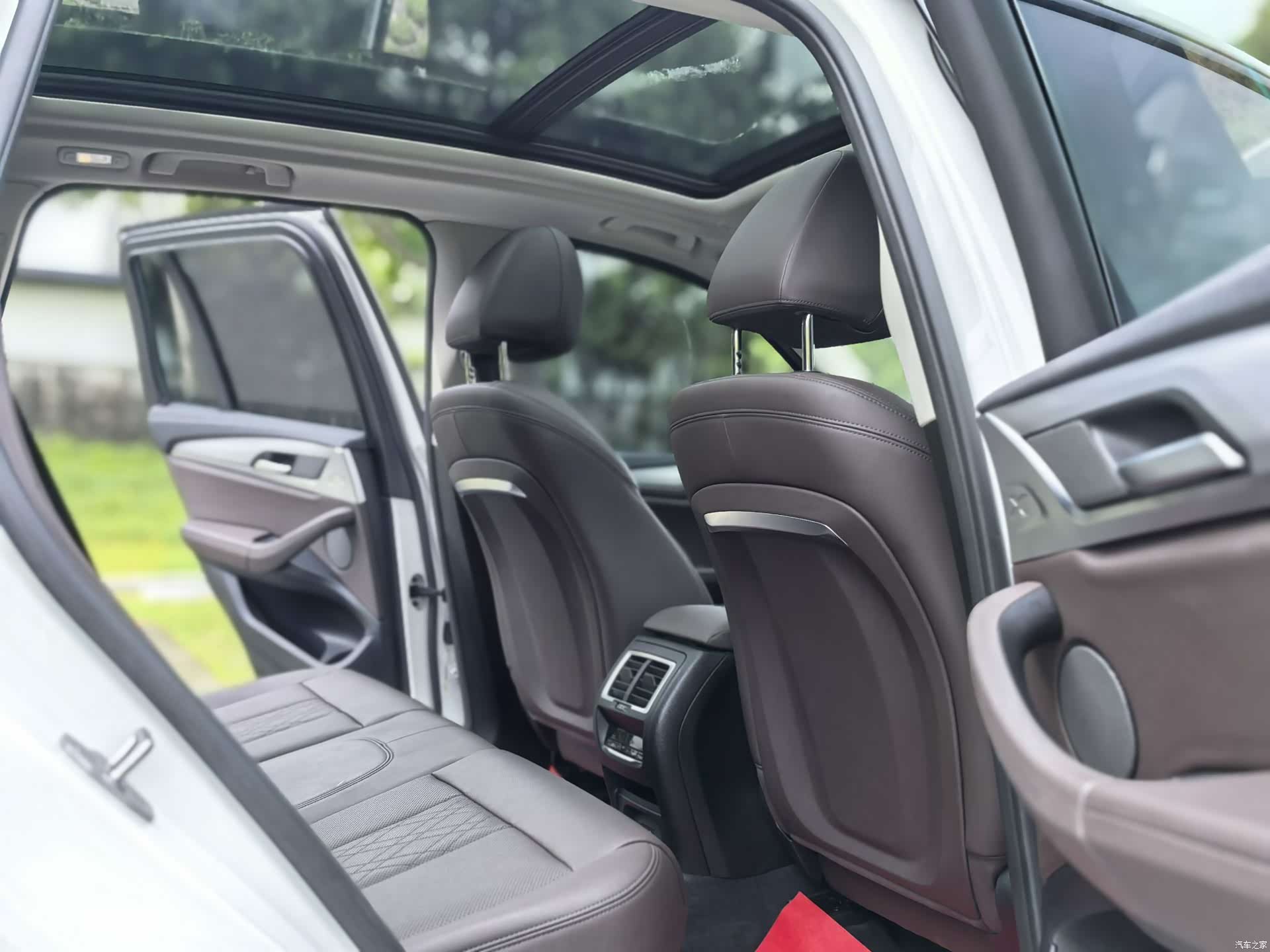 BMW iX3, 2022 11