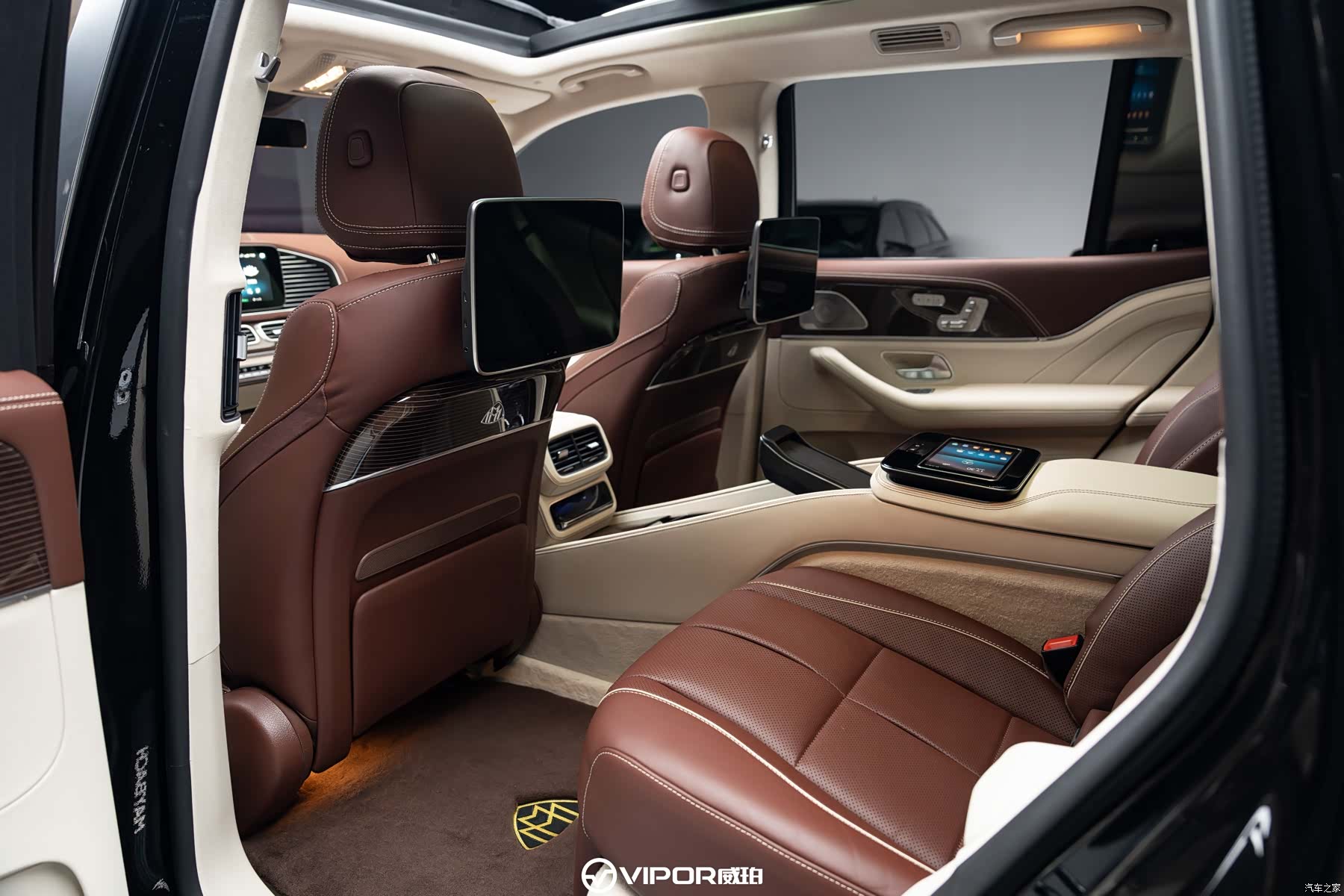 Maybach GLS, 2022 10