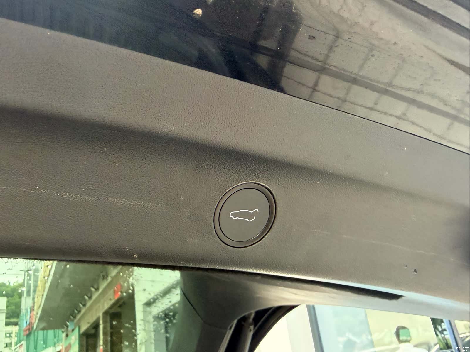 Tesla Model Y, 2023 17
