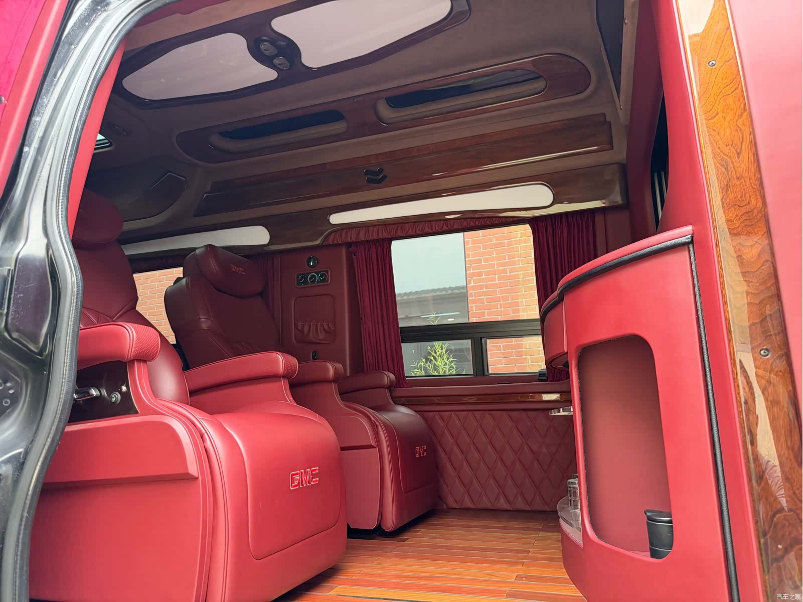 GMC SAVANA, 2010 13