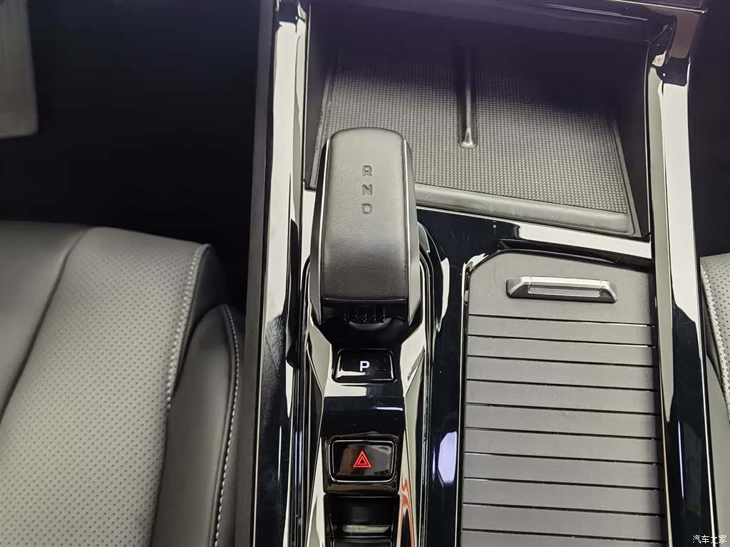 Geely Boyue, 2024 13