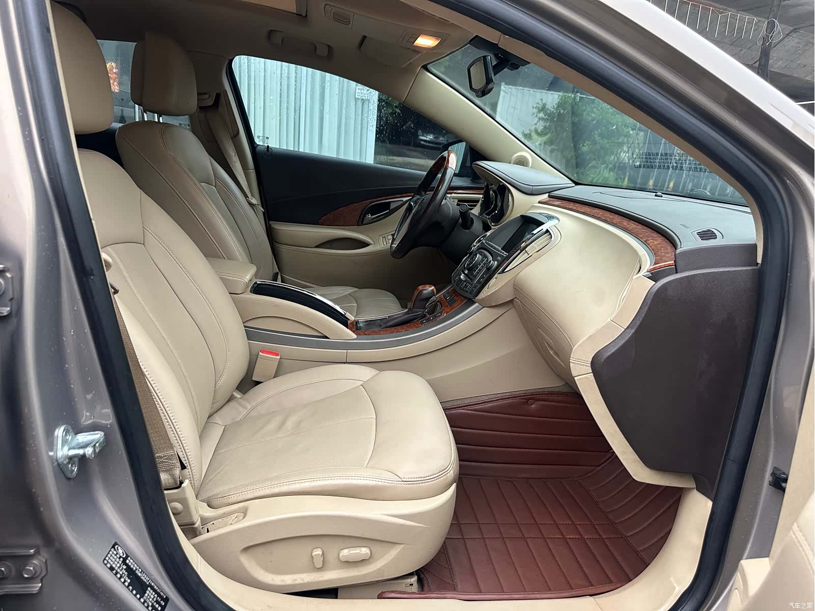 Buick LaCrosse, 2011 16