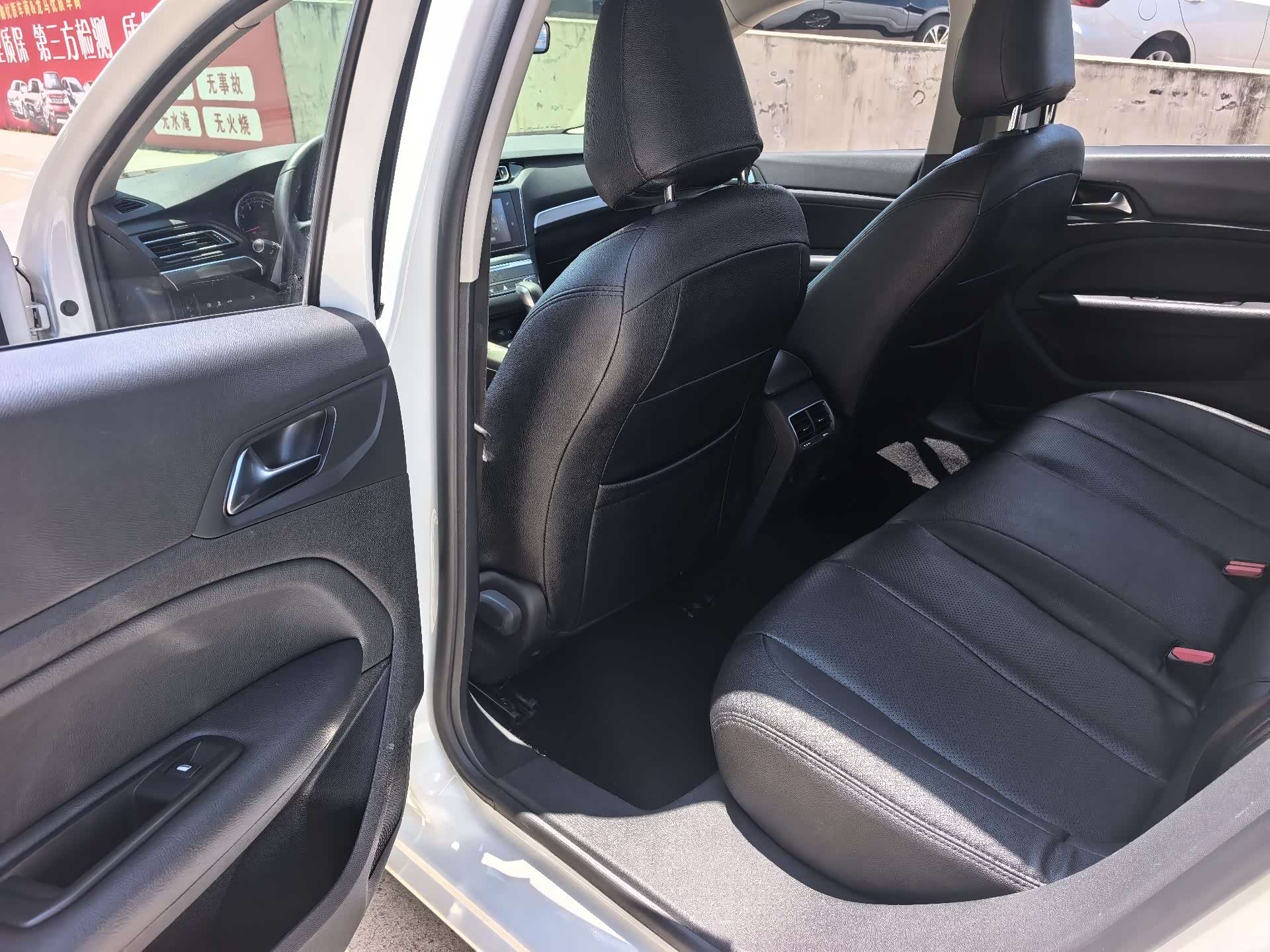 Peugeot 408, 2016 9