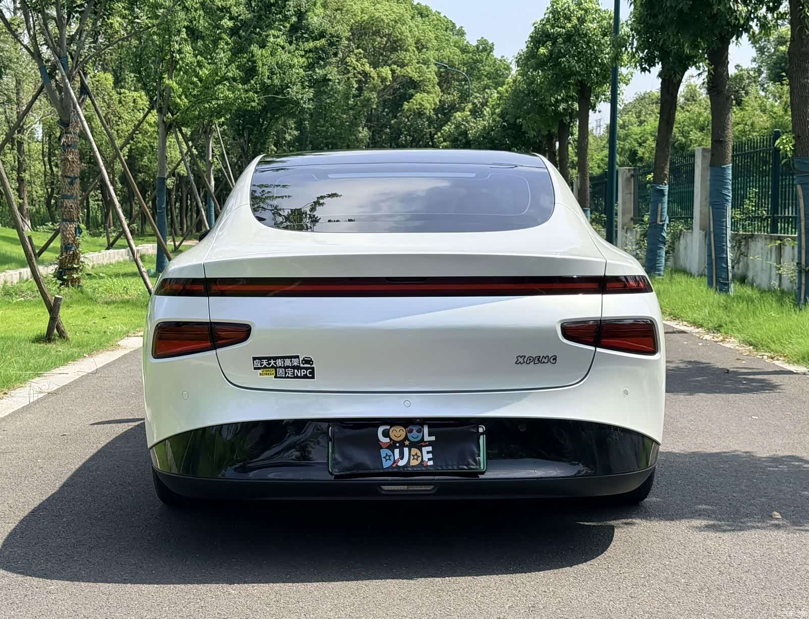 Xpeng P7, 2023 все фото