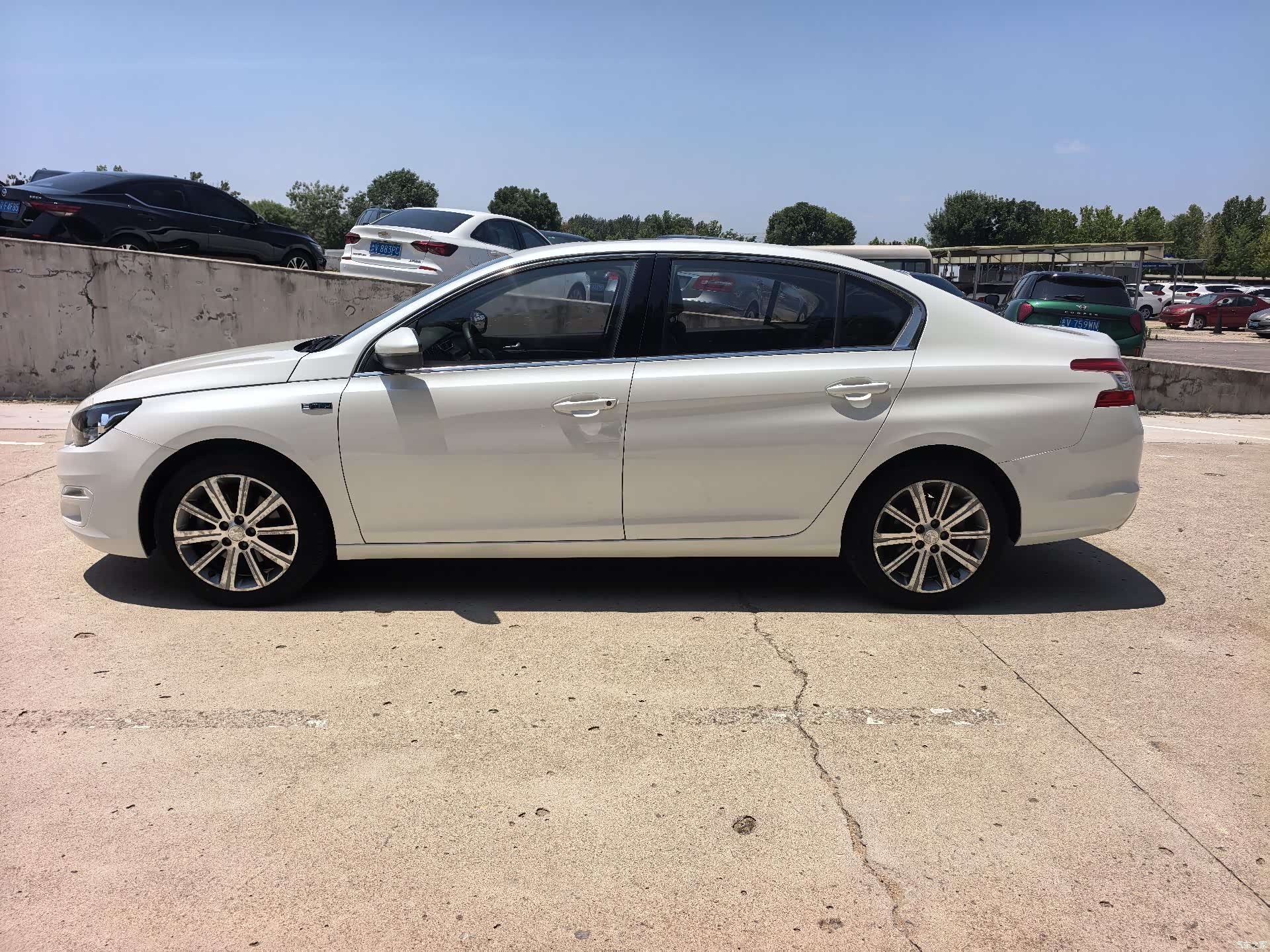 Peugeot 408, 2016 все фото