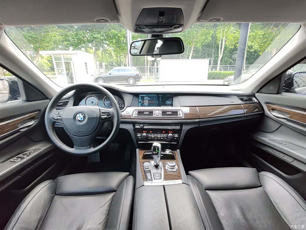 BMW 7 Series, 2011 12
