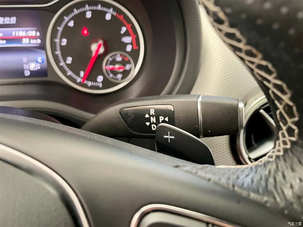 Mercedes-Benz B-Class, 2019 15