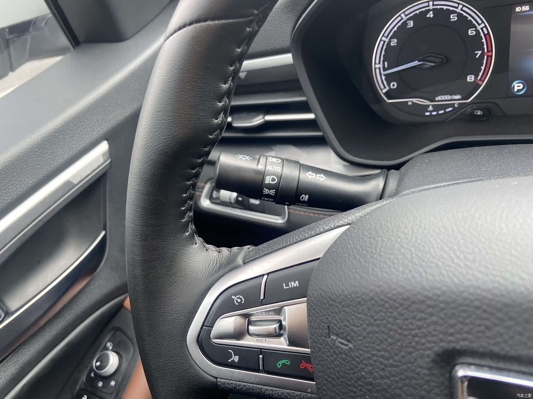 Geely X6, 2022 11