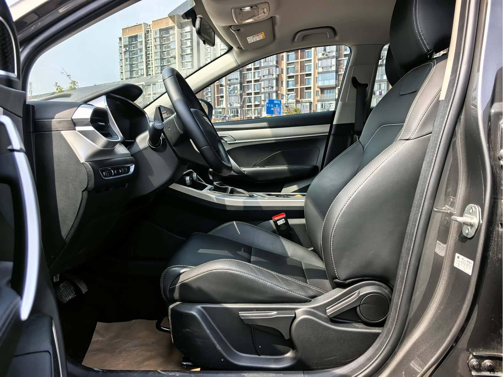 Geely Coolray, 2024 4