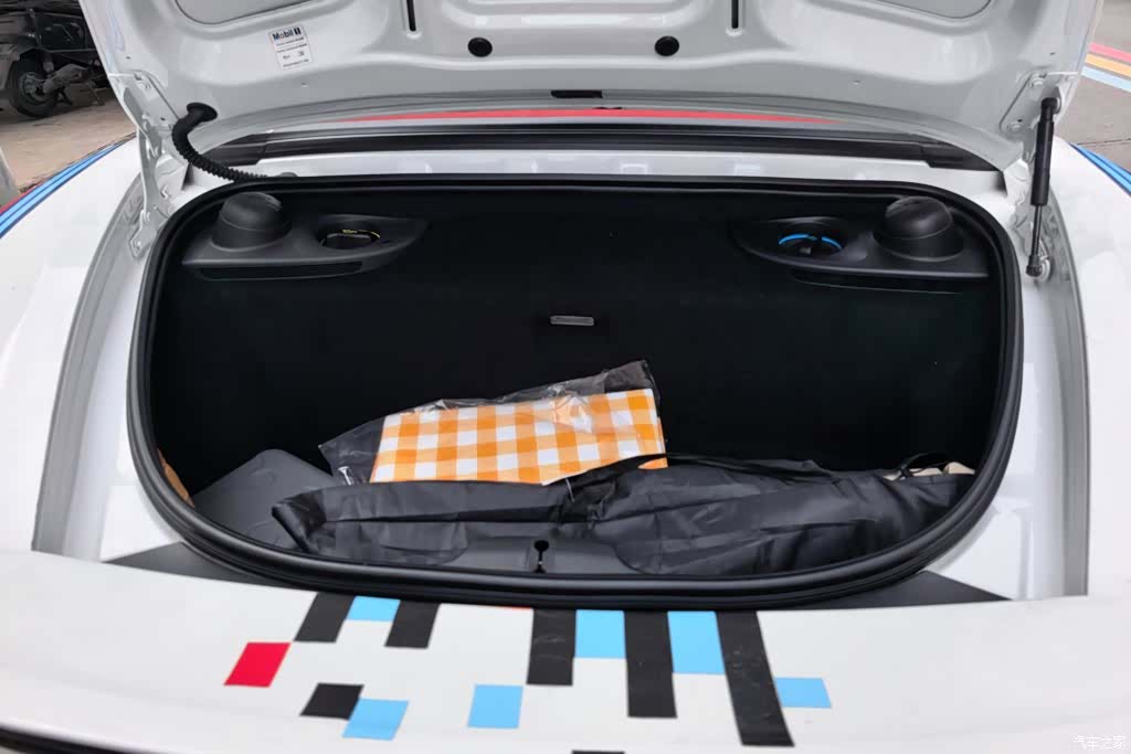 Porsche Boxster, 2018 4