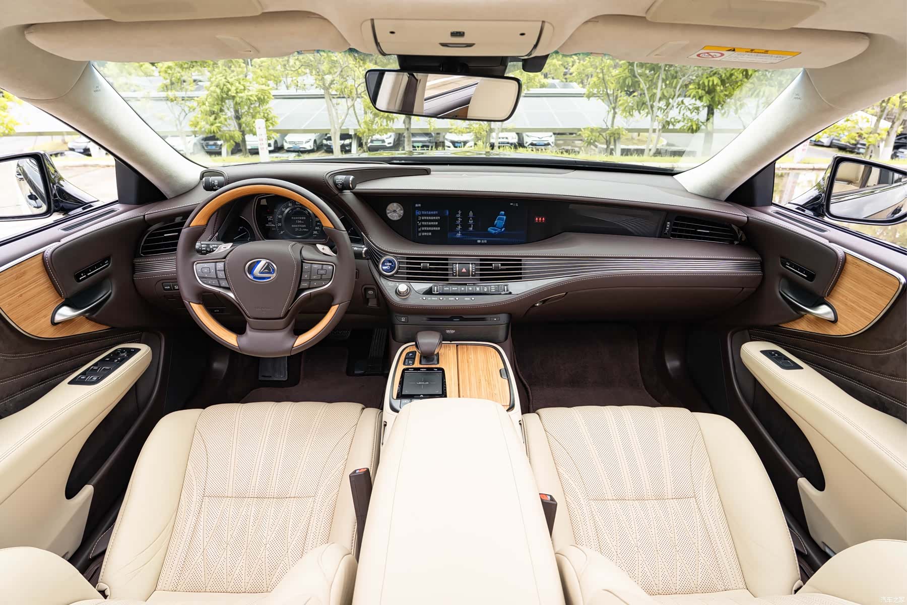 Lexus LS, 2018 13