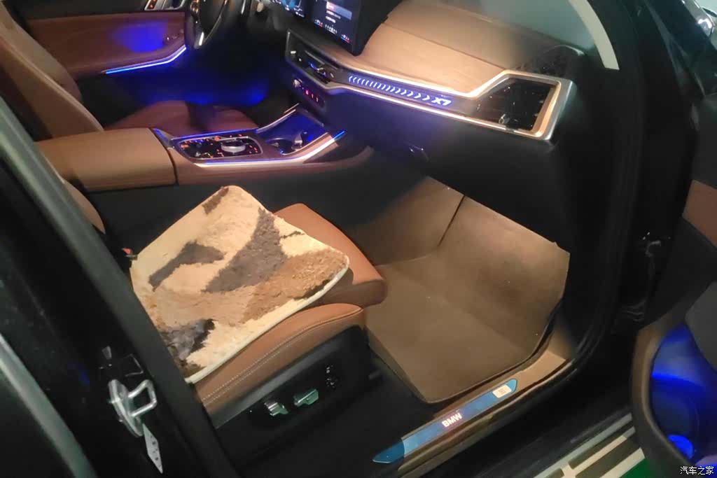 BMW X7, 2024 8