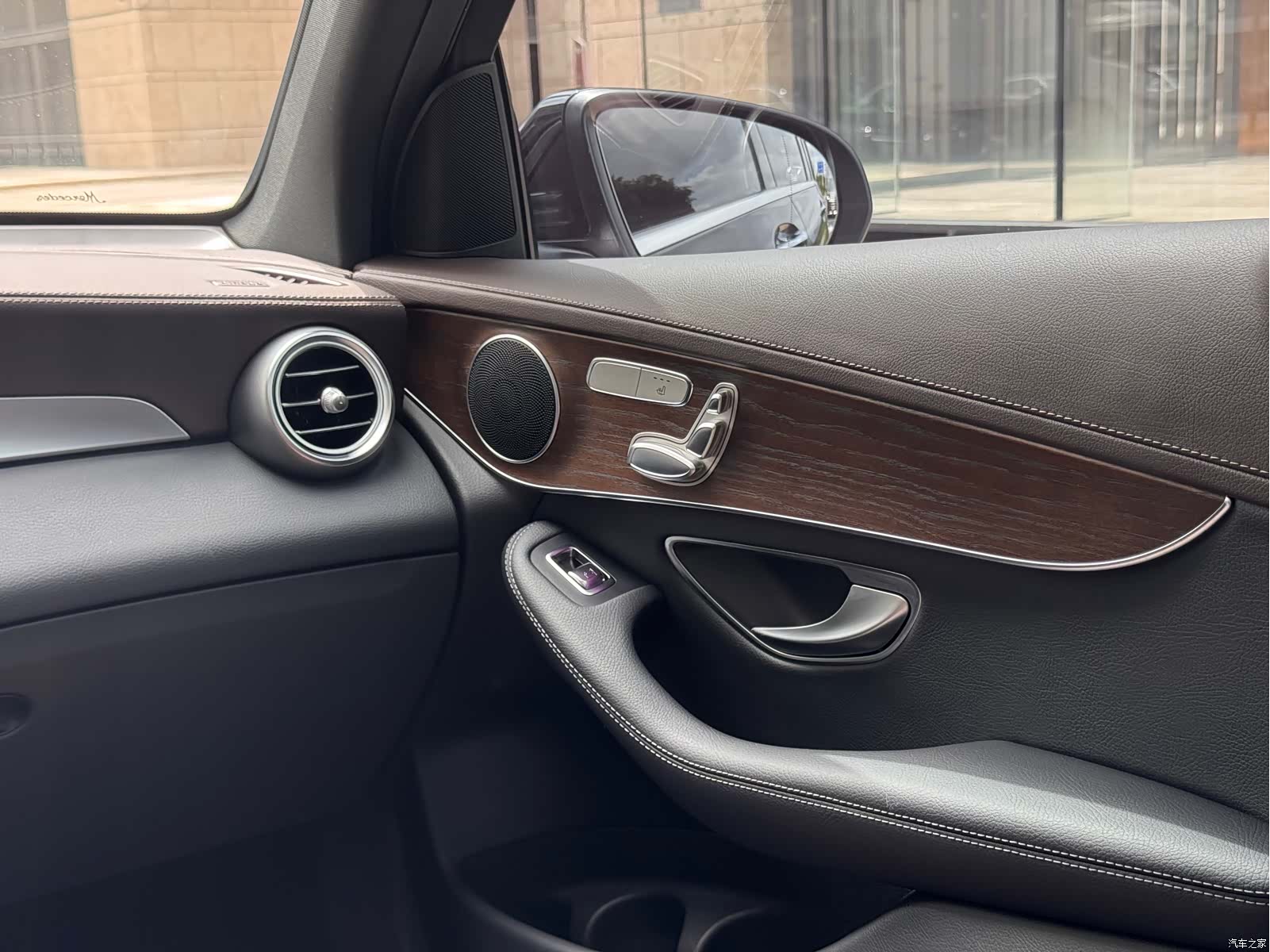 Mercedes-Benz GLC, 2023 19
