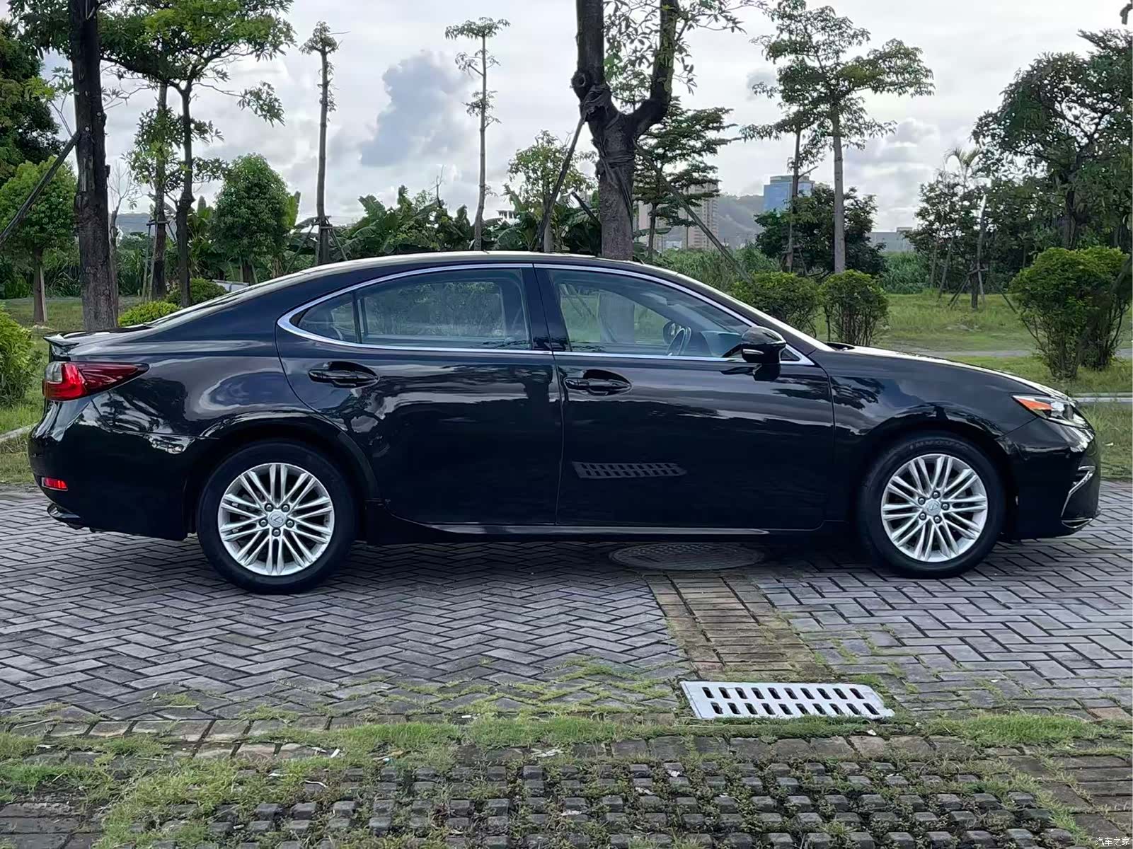 Lexus ES, 2015 4