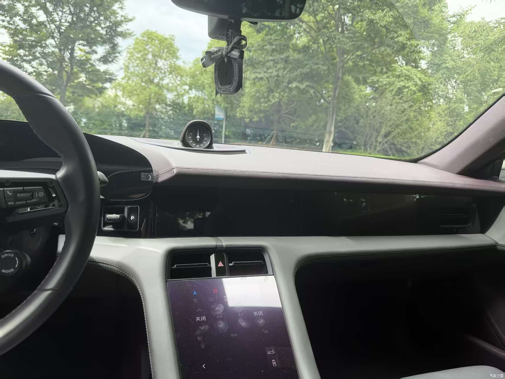 Porsche Taycan, 2023 6