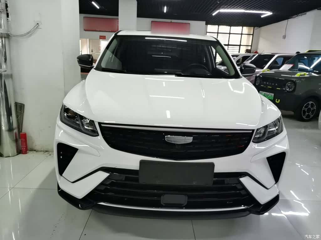 Geely Coolray, 2025 3