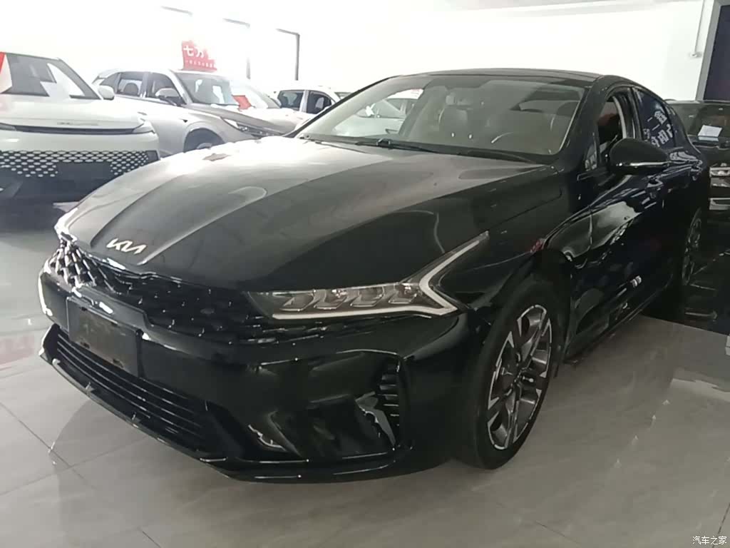 Kia K5, 2022 1