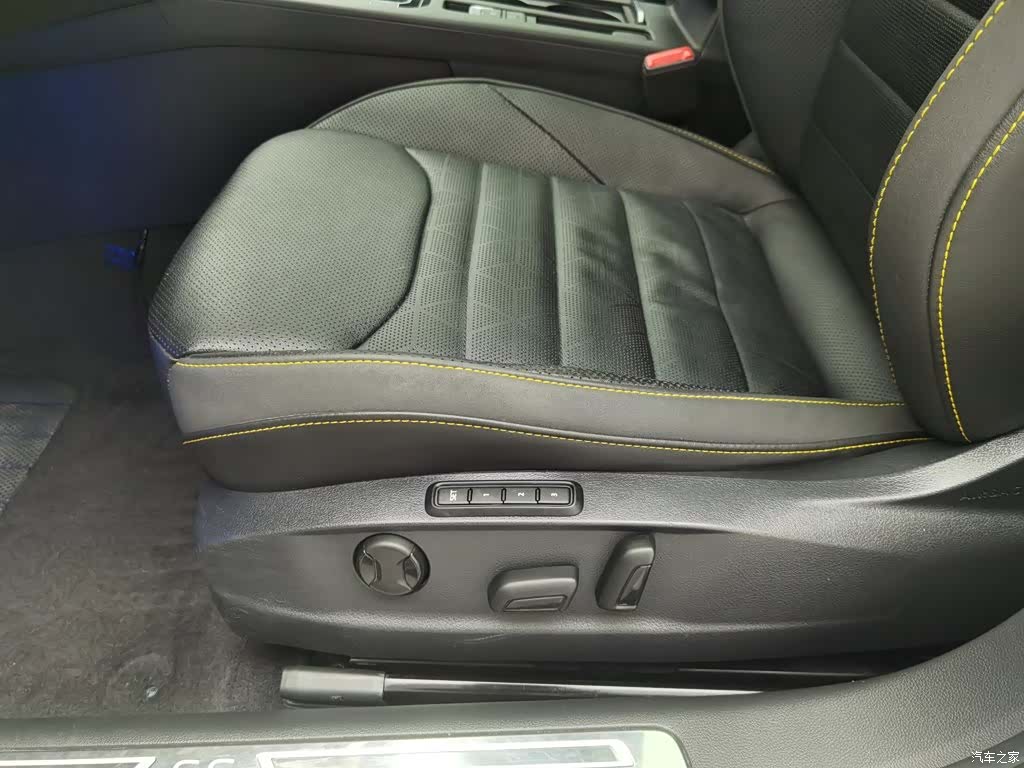 Volkswagen CC, 2023 20