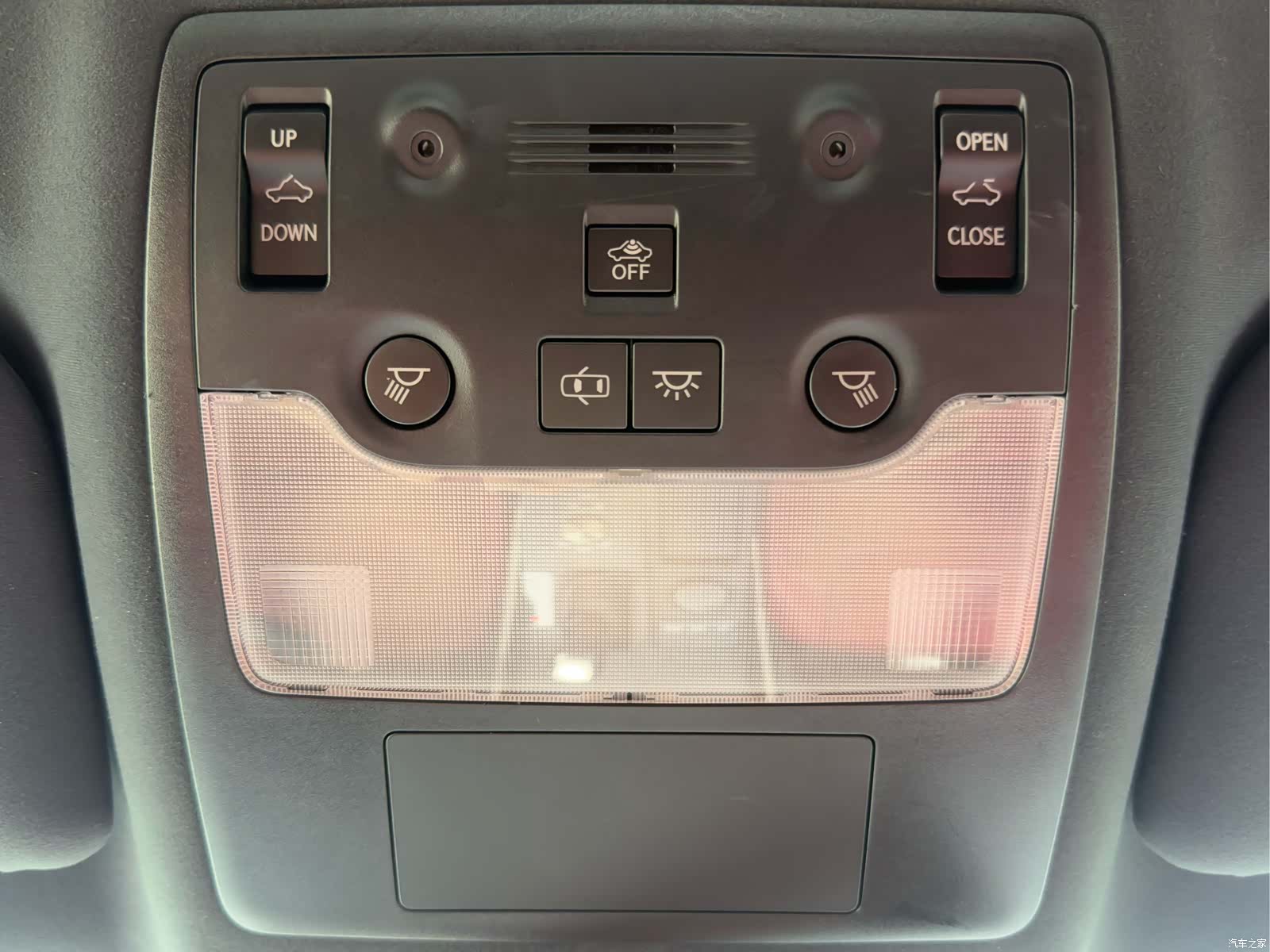 Lexus IS, 2019 26