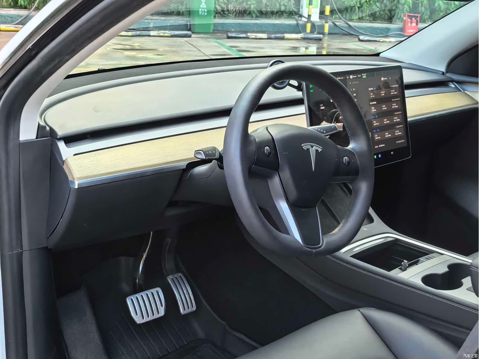 Tesla Model Y, 2023 7