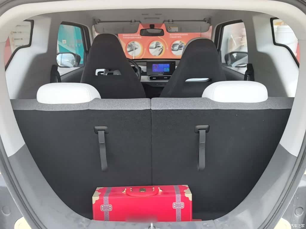 Geely Panda, 2025 19