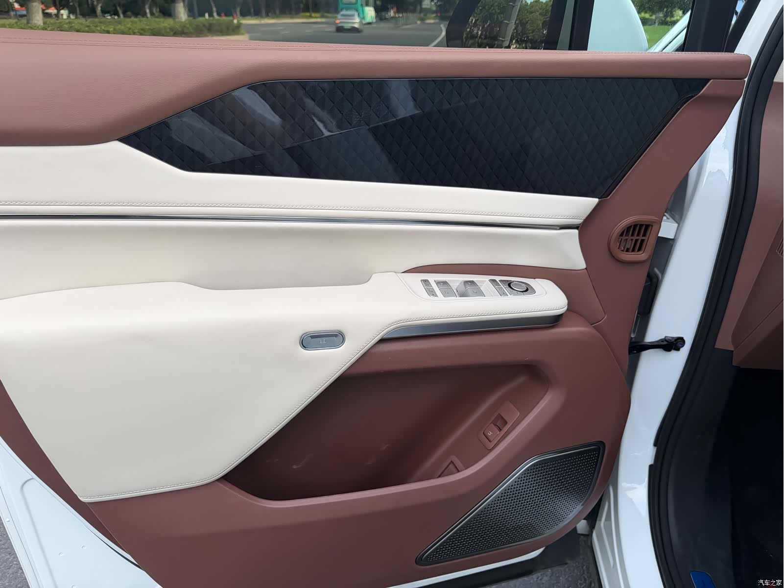 BYD Xia, 2025 10