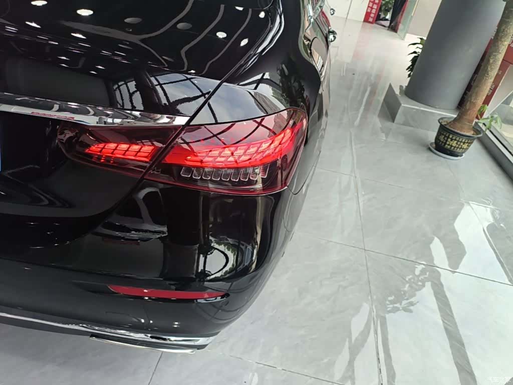 Mercedes-Benz E-Class, 2023 8