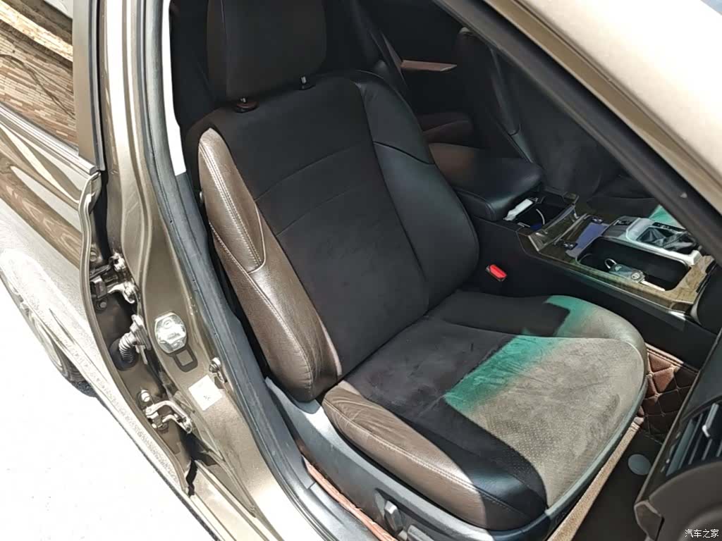 Toyota 2.5V, 2016 25