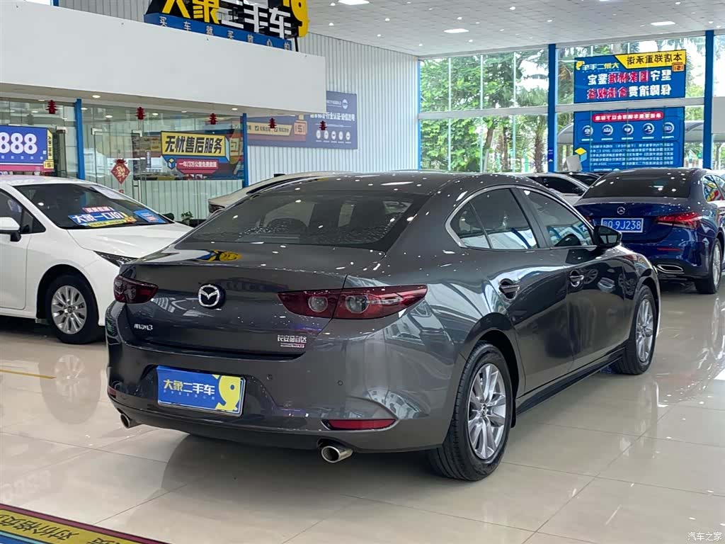 Mazda Mazda3, 2023 11
