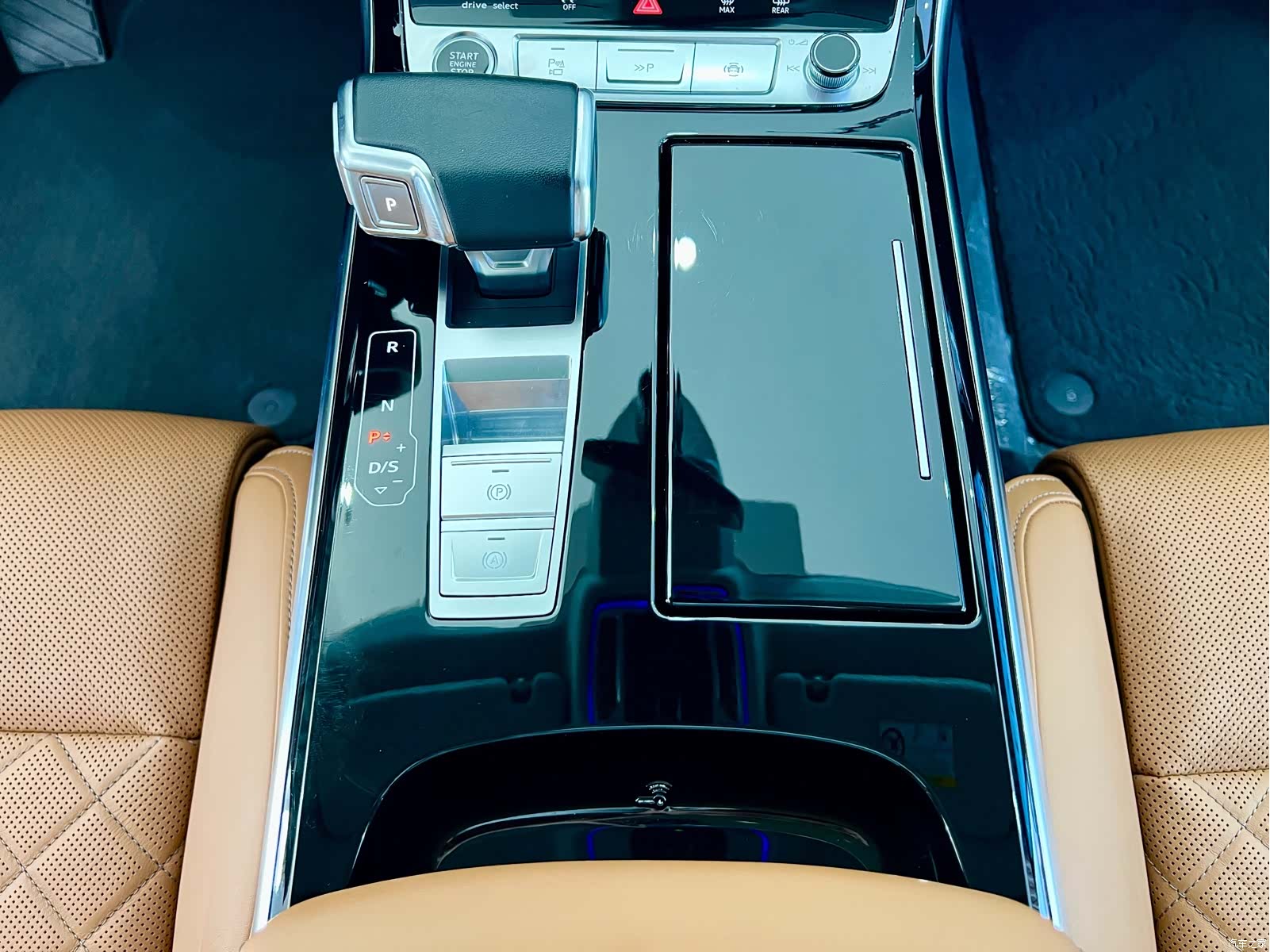 Audi A8L, 2024 18