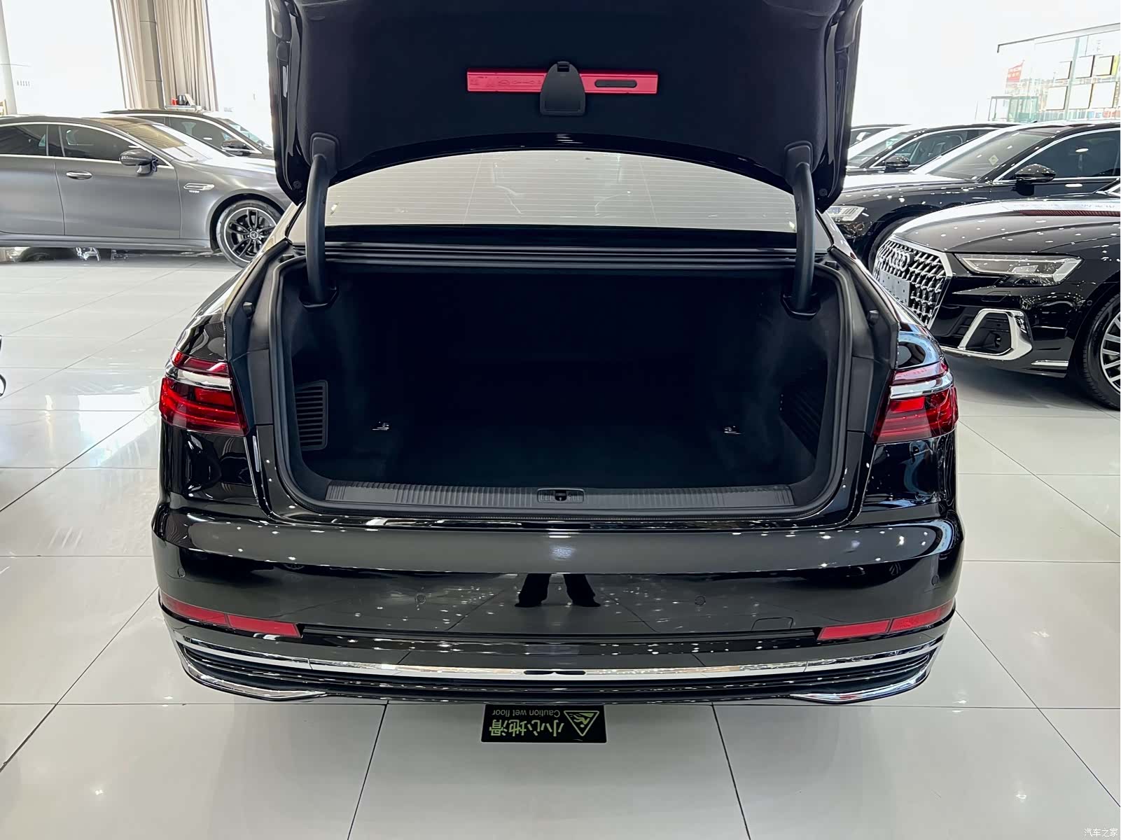Audi A8L, 2024 25