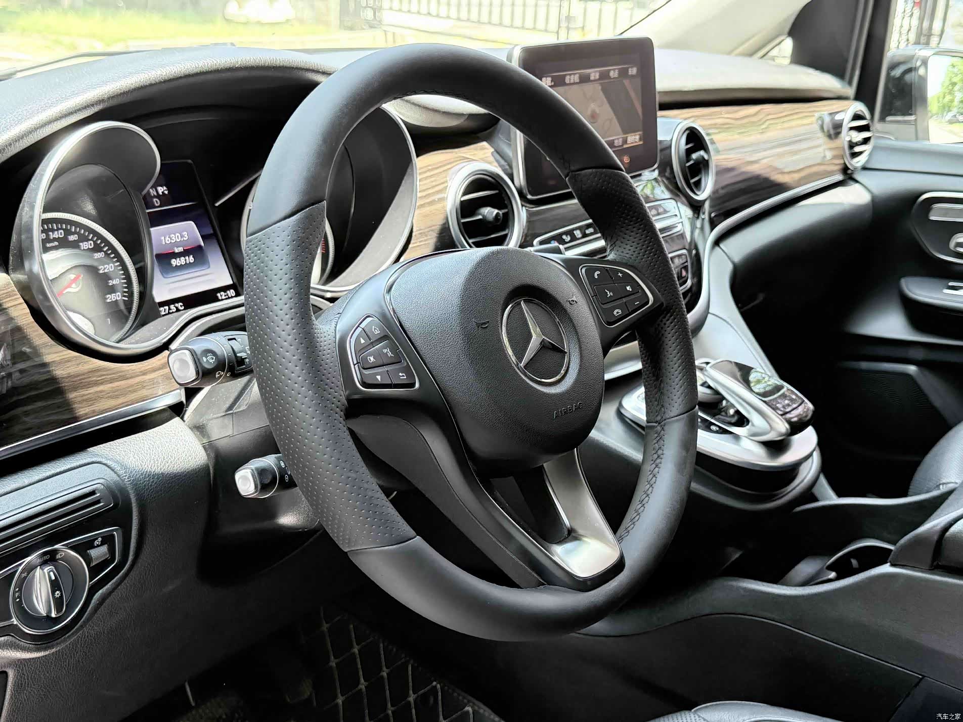 Mercedes-Benz V-Class, 2018 12