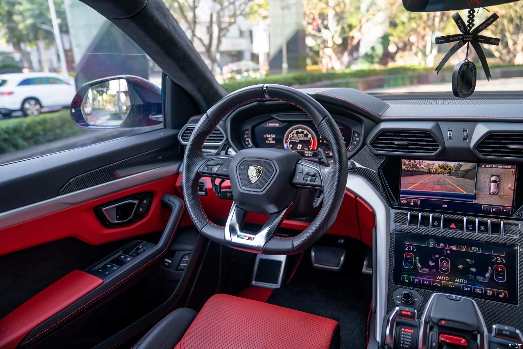 Lamborghini Urus, 2020 14