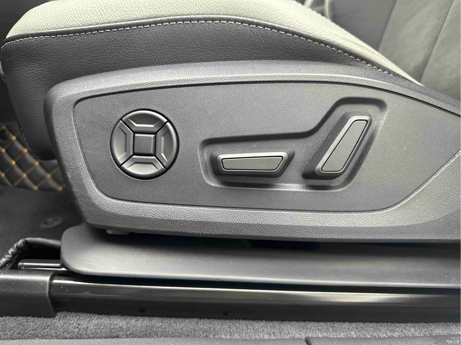 Audi Q3, 2023 11