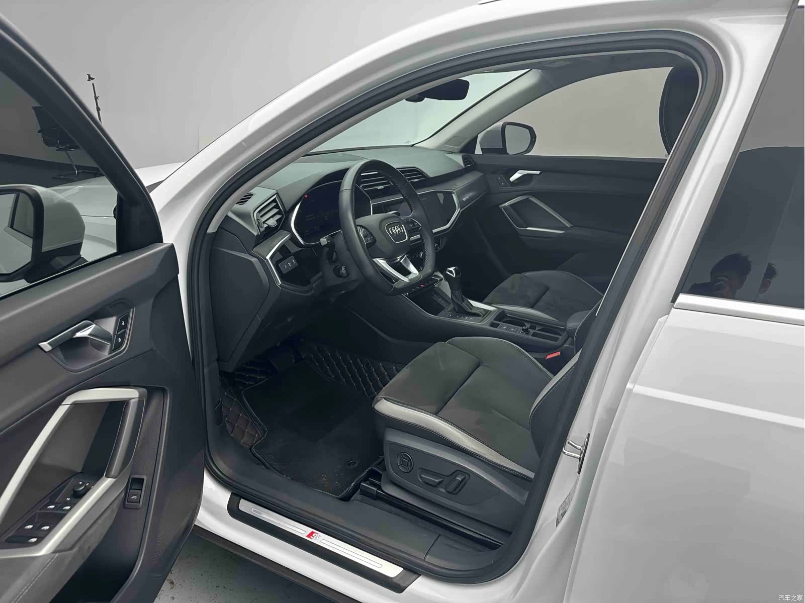 Audi Q3, 2023 9