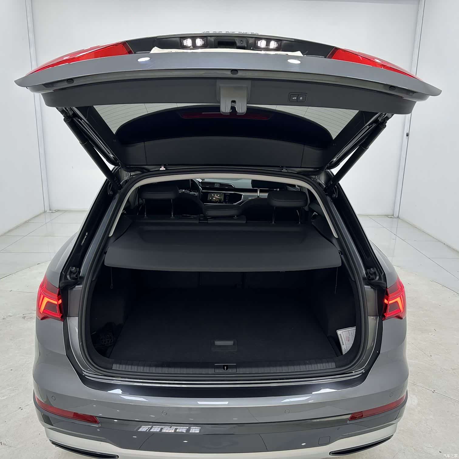Audi Q3, 2023 16
