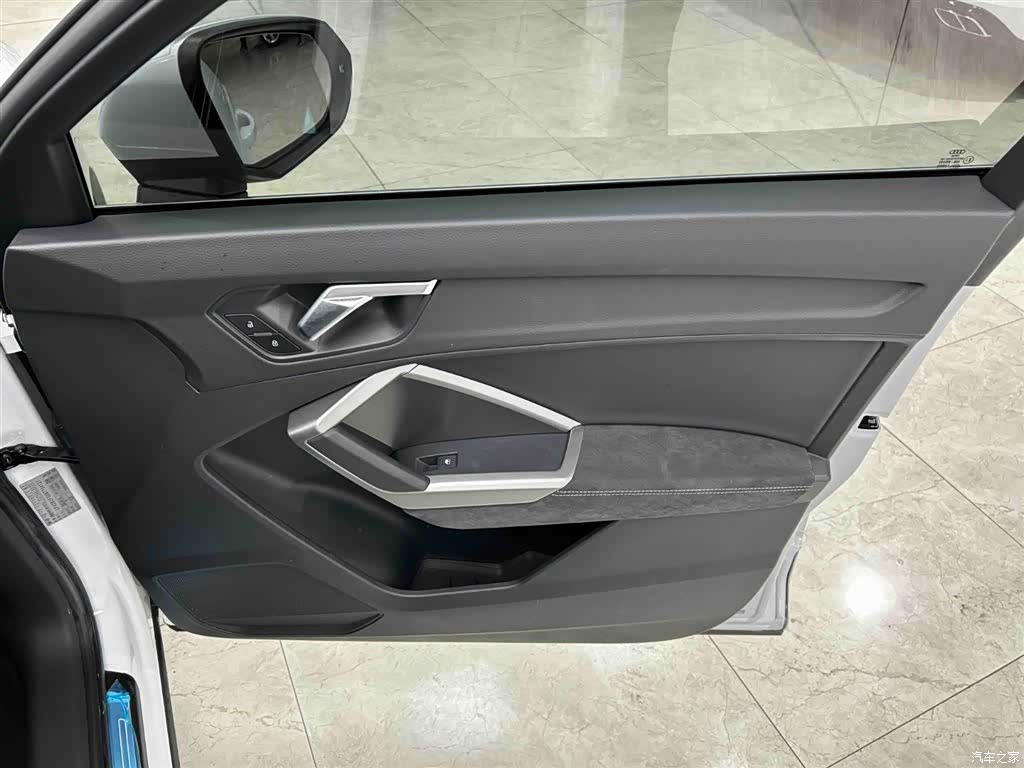 Audi Q3, 2022 12