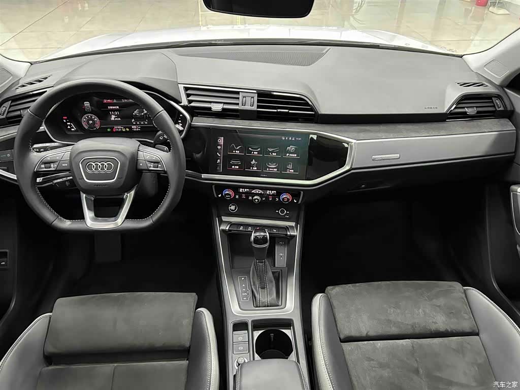 Audi Q3, 2022 2